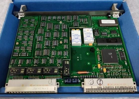 ABB 83SR07E-E GJR2392700R1210 Buskopplungsmodul für das Steuerungssystem