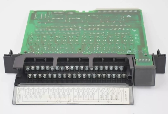 IC697MDL753 GE Diskrete Ausgangsmodule 5/48 Volt DC 0,5 Ampere Negative Logik 32-Punkte-Ausgangsmodul