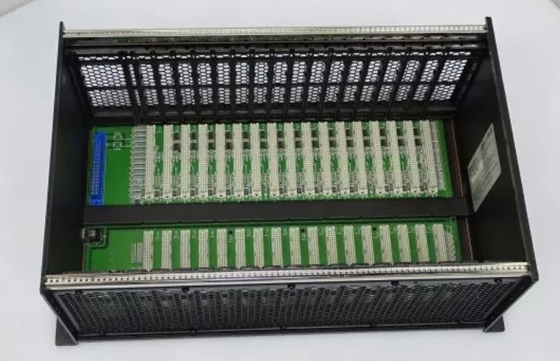 IC698CHS017 GE PACSystems RX7i Racks 17 Schlitz Front- und Heckmontage CPU und I/O-Konfigurationen