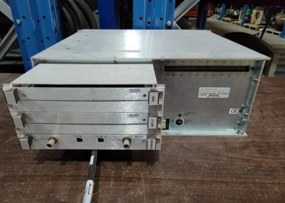 Honeywell 51402199-100 Gehäuse für industrielle Steuerungssysteme mit Leiterplatten