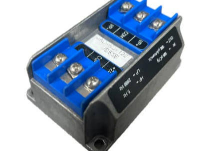 IPC704 244-704-000-042 A1-B03-C100-D100-E5-F2000-G0-H0-I0 Piezoelektrische Ladungssignal-Konditionierer zur Messung der Schwingungsgeschwindigkeit des Lagergehäuses