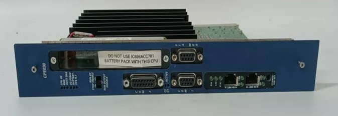 IC698CPE030 GE Zentralverarbeitungseinheit CPU kommuniziert mit I/O und Smart Option Modul